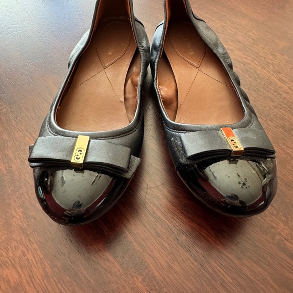 Cole Haan black leather ballet flats with bow detail size 7 new without box - Picture 1 of 7